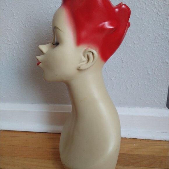 Red and Cream Mannequin Head - Picture 6 of 11